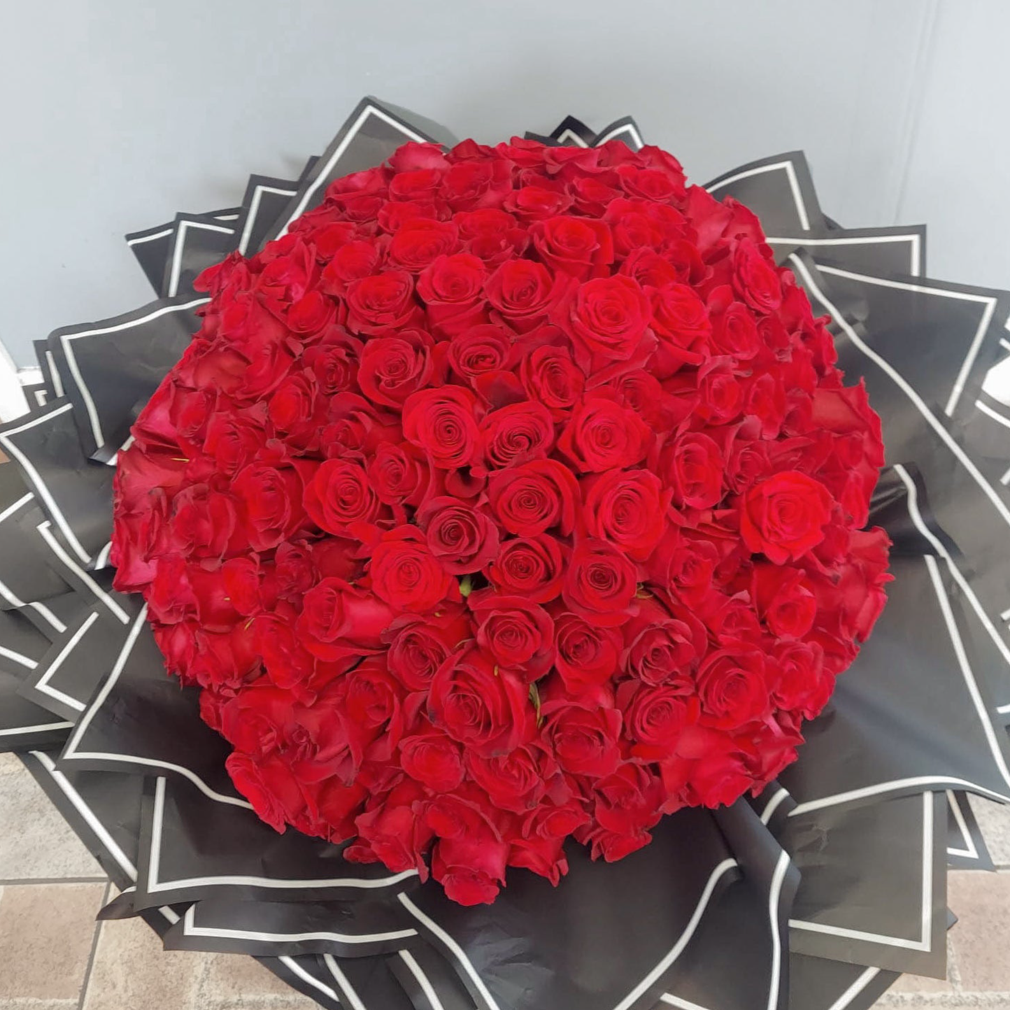 200 Roses Bouquet